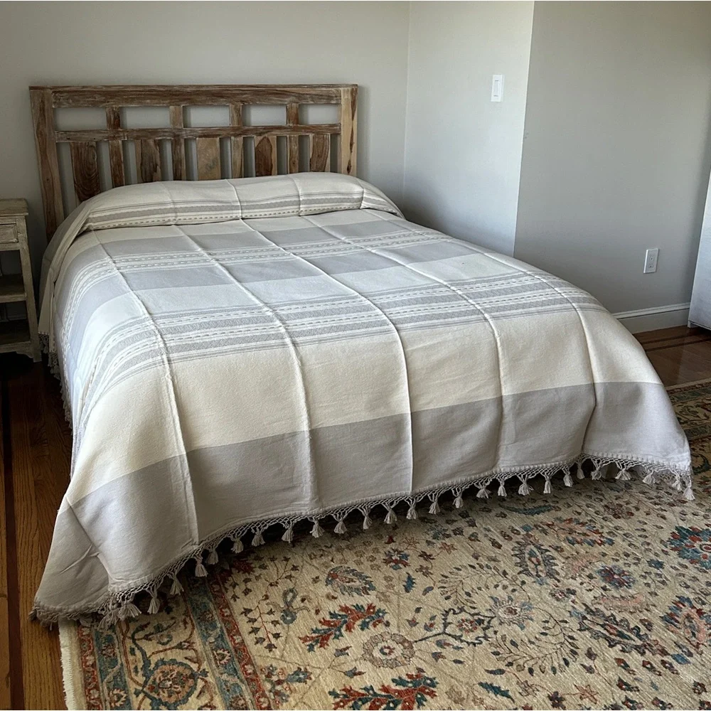 Hand loom Queen Size Cotton Bedspread.